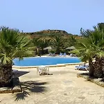 Villagg Tal Fanal מלון *
