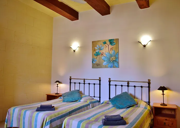 Villagg Tal Fanal * Għasri