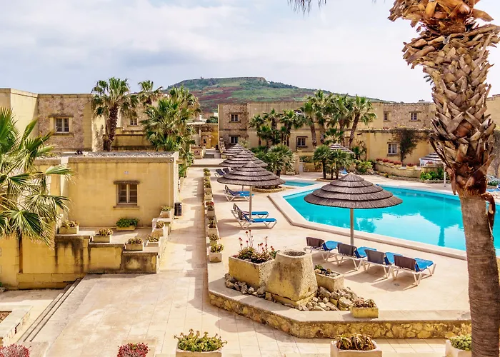 Villagg Tal Fanal Hotel Għasri