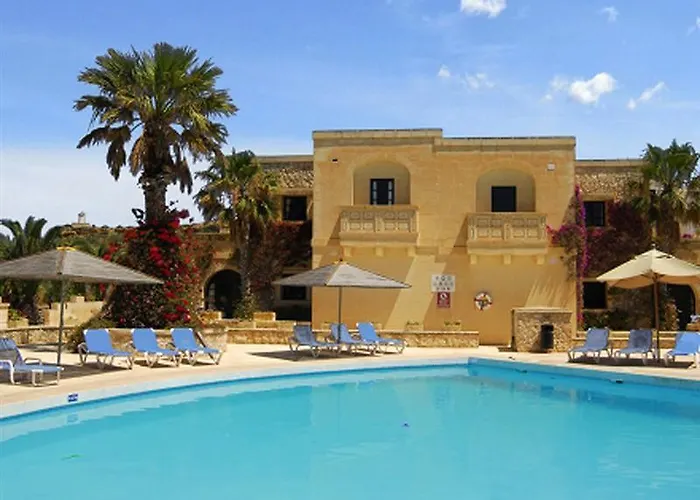 Villagg Tal Fanal Hotel Għasri