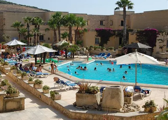 Villagg Tal Fanal Hotel Għasri