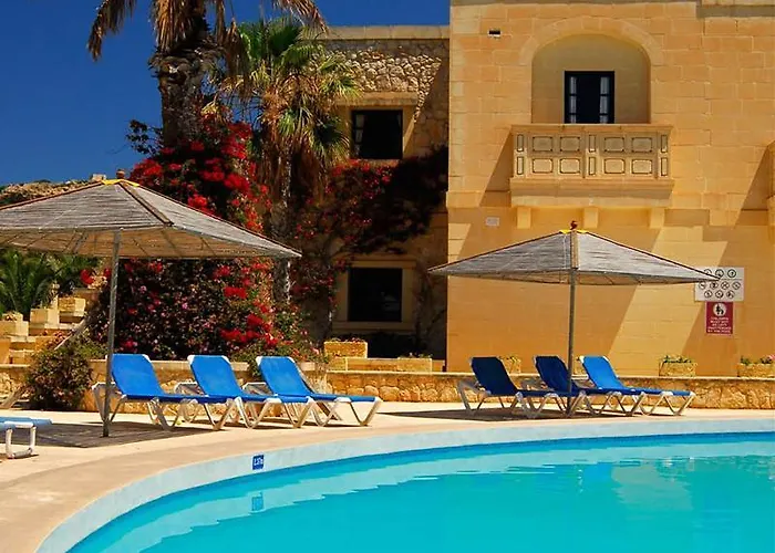 Villagg Tal Fanal Hotel Għasri