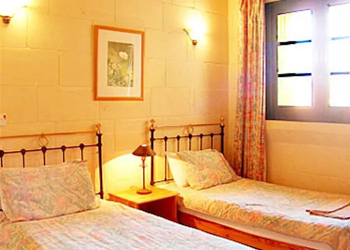 Villagg Tal Fanal Hotel Għasri