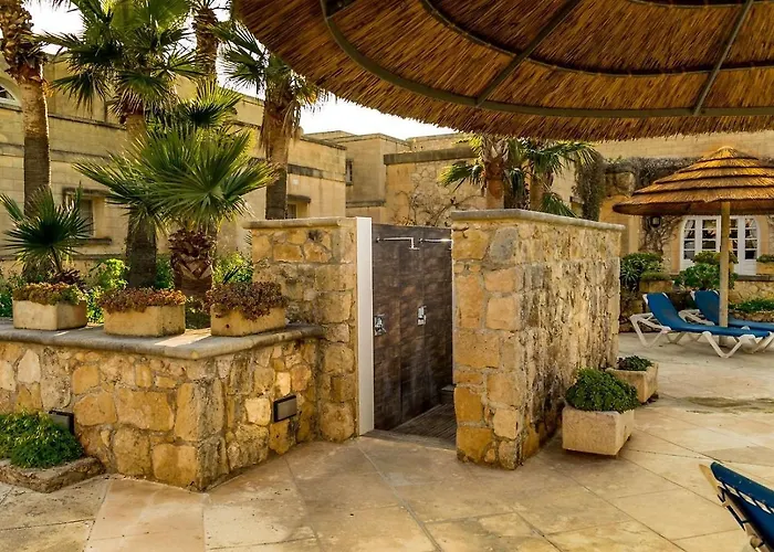 Villagg Tal Fanal * Għasri