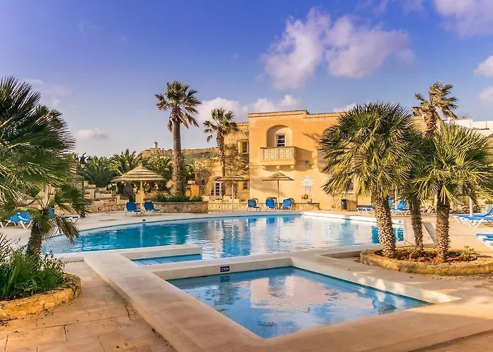 Villagg Tal Fanal * Għasri